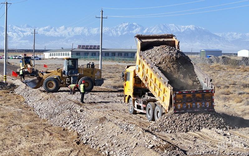 甘肅民樂(lè):產(chǎn)業(yè)路項(xiàng)目建設(shè)&ldquo;火力全開(kāi)&rdquo;